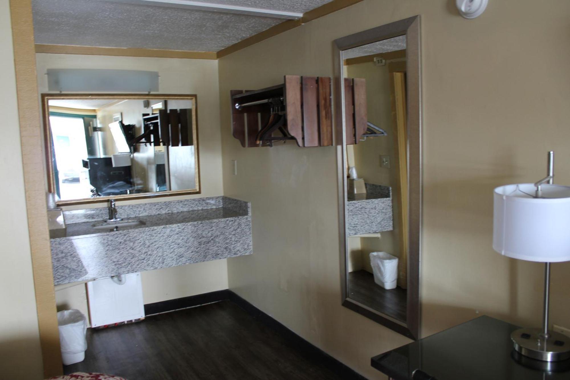 Executive Inn & Suites Нэшвилл Экстерьер фото